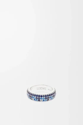 Anillo fino con pavé de plata esterlina y cristales
