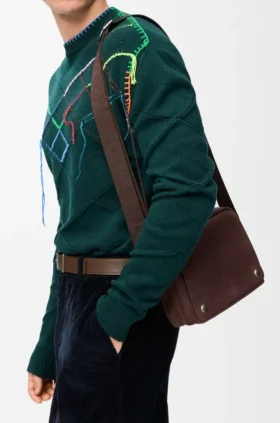 Bandolera Pebble mediana en nubuck granulado