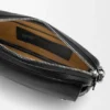 Bandolera tipo Pebble pequeña en piel de becerro granulada y flexible Bandolera tipo Pebble pequeña en piel de becerro granulada y flexible