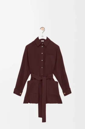 Blusa de seda con cinturón