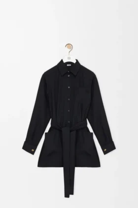 Blusa de seda con cinturón
