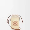Bolsa cuadrada de palma de iraca y piel de becerro Bolsa cuadrada de palma de iraca y piel de becerro