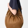 Bolsa «Squeeze» mediana en piel de cordero napa suave