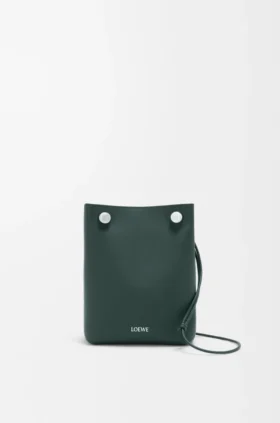 Bolsita Pebble en piel de becerro lisa