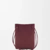 Bolsita Pebble en piel de becerro lisa Bolsita Pebble en piel de becerro lisa
