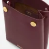 Bolsita Pebble en piel de becerro lisa Bolsita Pebble en piel de becerro lisa