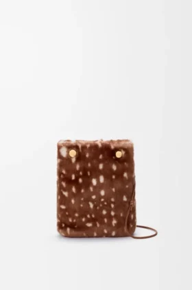Bolsita «Pebble» en piel de oveja estampada