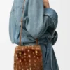 Bolsita «Pebble» en piel de oveja estampada Bolsita «Pebble» en piel de oveja estampada