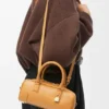 Bolso Amazona 23 Cropped en piel de becerro napa Bolso Amazona 23 Cropped en piel de becerro napa