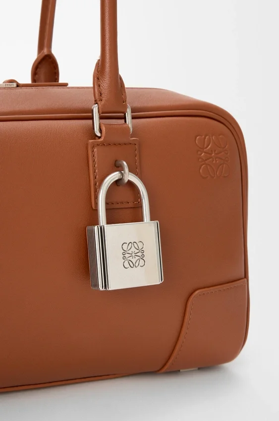 Bolso Amazona 31 Cropped en piel de becerro brillante Bolso Amazona 31 Cropped en piel de becerro brillante