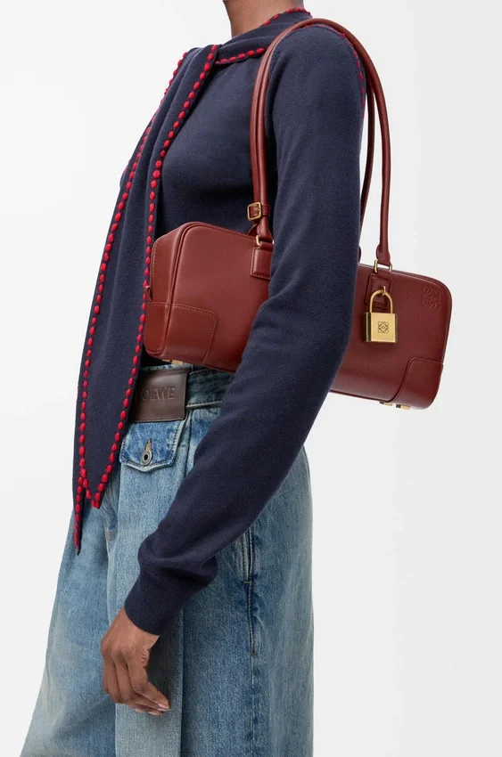 Bolso Amazona 31 Cropped en piel de becerro brillante Bolso Amazona 31 Cropped en piel de becerro brillante