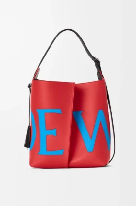 Bolso Bilbao grande tipo cubeta con logotipo extragrande en piel de becerro lisa
