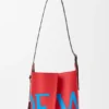 Bolso Bilbao grande tipo cubeta con logotipo extragrande en piel de becerro lisa Bolso Bilbao grande tipo cubeta con logotipo extragrande en piel de becerro lisa