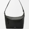 Bolso cruzado Cubi en piel de becerro granulada y flexible Bolso cruzado Cubi en piel de becerro granulada y flexible