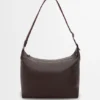 Bolso cruzado Cubi en piel de becerro granulada y flexible Bolso cruzado Cubi en piel de becerro granulada y flexible