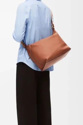 Bolso Cubi Crossbody en piel de becerro lisa y flexible con correa de jacquard
