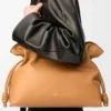Bolso de mano Flamenco grande en piel de becerro napa Bolso de mano Flamenco grande en piel de becerro napa