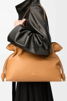 Bolso de mano Flamenco grande en piel de becerro napa