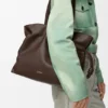 Bolso de mano Flamenco grande en piel de becerro napa Bolso de mano Flamenco grande en piel de becerro napa