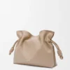 Bolso de mano Flamenco grande en piel de becerro napa Bolso de mano Flamenco grande en piel de becerro napa