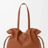 Bolso de mano Flamenco grande en piel de becerro napa Bolso de mano Flamenco grande en piel de becerro napa