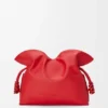 Bolso de mano Flamenco mediano con detalle en espiral, en piel de becerro napa Bolso de mano Flamenco mediano con detalle en espiral, en piel de becerro napa