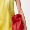 Bolso de mano Flamenco mediano con detalle en espiral, en piel de becerro napa Bolso de mano Flamenco mediano con detalle en espiral, en piel de becerro napa