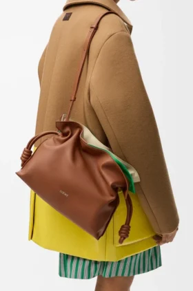 Bolso de mano «Flamenco» mediano en capas, de piel de becerro napa