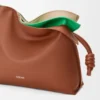 Bolso de mano «Flamenco» mediano en capas, de piel de becerro napa Bolso de mano «Flamenco» mediano en capas, de piel de becerro napa