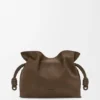 Bolso de mano Flamenco mediano en nubuck granulado Bolso de mano Flamenco mediano en nubuck granulado