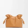 Bolso de mano Flamenco mediano en piel de becerro napa Bolso de mano Flamenco mediano en piel de becerro napa