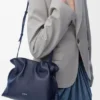 Bolso de mano Flamenco mediano en piel de becerro napa Bolso de mano Flamenco mediano en piel de becerro napa