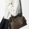 Bolso de mano Flamenco mediano en piel de becerro napa Bolso de mano Flamenco mediano en piel de becerro napa