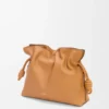Bolso de mano Flamenco mediano en piel de becerro napa Bolso de mano Flamenco mediano en piel de becerro napa