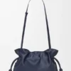 Bolso de mano Flamenco mediano en piel de becerro napa Bolso de mano Flamenco mediano en piel de becerro napa