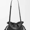Bolso de mano Flamenco mediano en piel de becerro napa Bolso de mano Flamenco mediano en piel de becerro napa