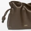 Bolso de mano Flamenco mediano en piel de becerro napa Bolso de mano Flamenco mediano en piel de becerro napa