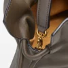 Bolso de mano Flamenco mediano en piel de becerro napa Bolso de mano Flamenco mediano en piel de becerro napa