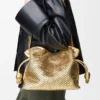 Bolso de mano Flamenco mediano en piel de cordero laminada Bolso de mano Flamenco mediano en piel de cordero laminada