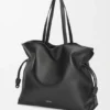 Bolso de mano Flamenco XL en piel de becerro napa Bolso de mano Flamenco XL en piel de becerro napa