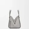 Bolso Hammock Compact en piel de becerro de grano suave Bolso Hammock Compact en piel de becerro de grano suave