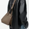 Bolso Hammock Compact en piel de becerro de grano suave