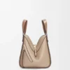 Bolso Hammock Compact en piel de becerro de grano suave Bolso Hammock Compact en piel de becerro de grano suave