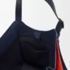 Bolso «Hammock Flip» con diseño en capas en piel de becerro clásica Bolso «Hammock Flip» con diseño en capas en piel de becerro clásica