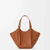 Bolso Hammock Flip en piel de becerro clásica Bolso Hammock Flip en piel de becerro clásica