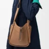 Bolso Hammock Flip en piel de becerro clásica Bolso Hammock Flip en piel de becerro clásica