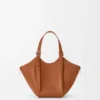 Bolso Hammock Flip en piel de becerro clásica Bolso Hammock Flip en piel de becerro clásica