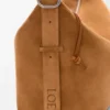 Bolso hobo «Loop» grande en piel de becerro de gamuza Bolso hobo «Loop» grande en piel de becerro de gamuza