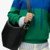 Bolso Hobo Loop grande en piel de becerro granulada y flexible Bolso Hobo Loop grande en piel de becerro granulada y flexible