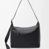 Bolso Hobo Loop grande en piel de becerro granulada y flexible Bolso Hobo Loop grande en piel de becerro granulada y flexible